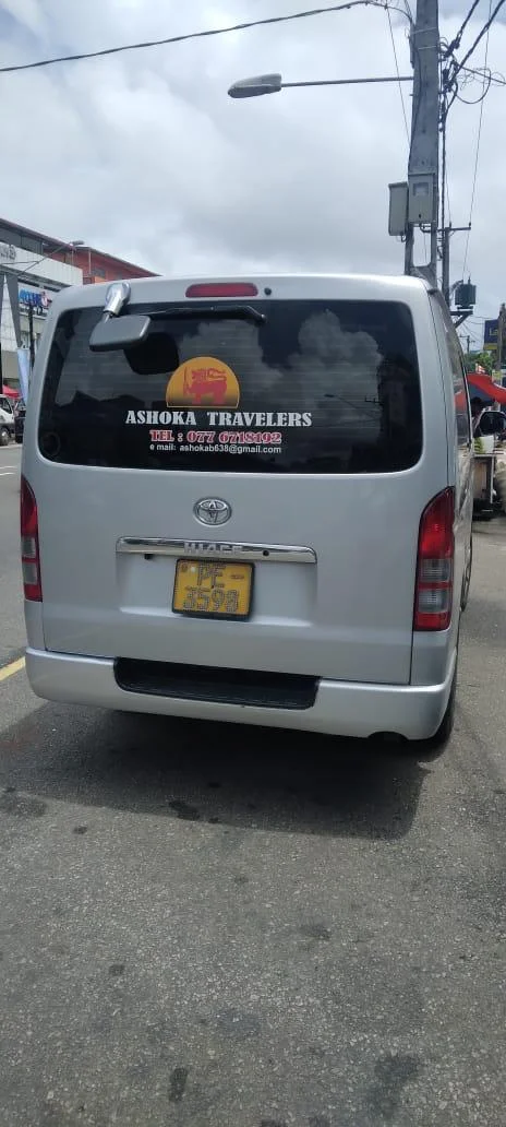 Toyota HiAce — image 6